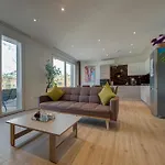 Ridge View - Beautiful With Sea Views شقة
