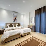 Ridge View - Beautiful With Sea Views *