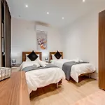 Ridge View - Beautiful With Sea Views شقة