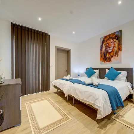 Ridge View - Beautiful With Sea Views *