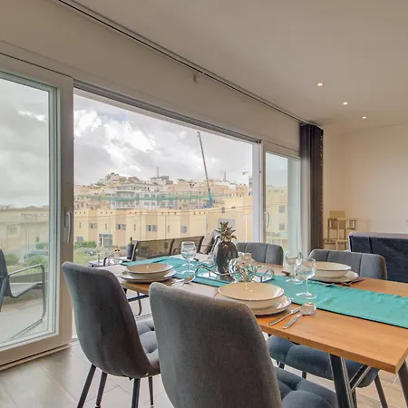 Ridge View - Beautiful With Sea Views *