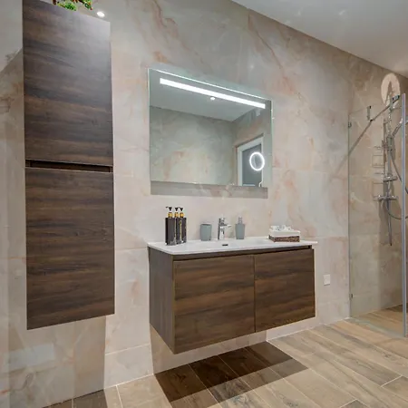 Ridge View - Beautiful With Sea Views شقة المليحة