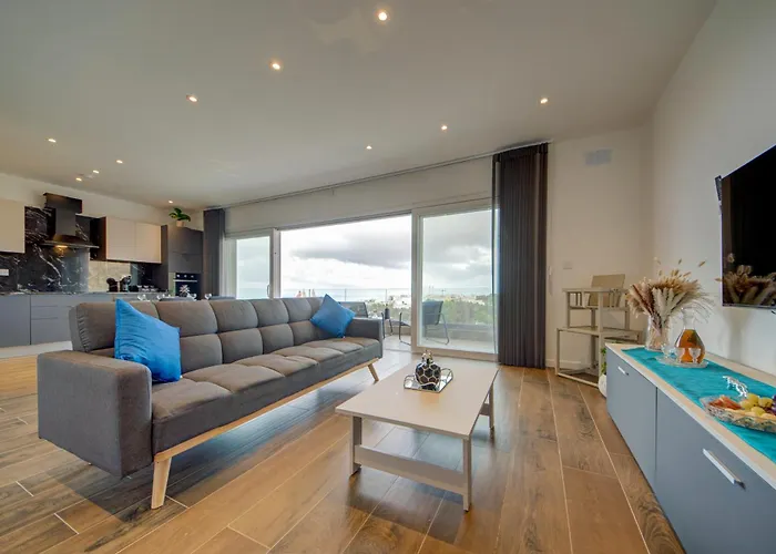 Ridge View And With Sea Views With Terraces Apartament